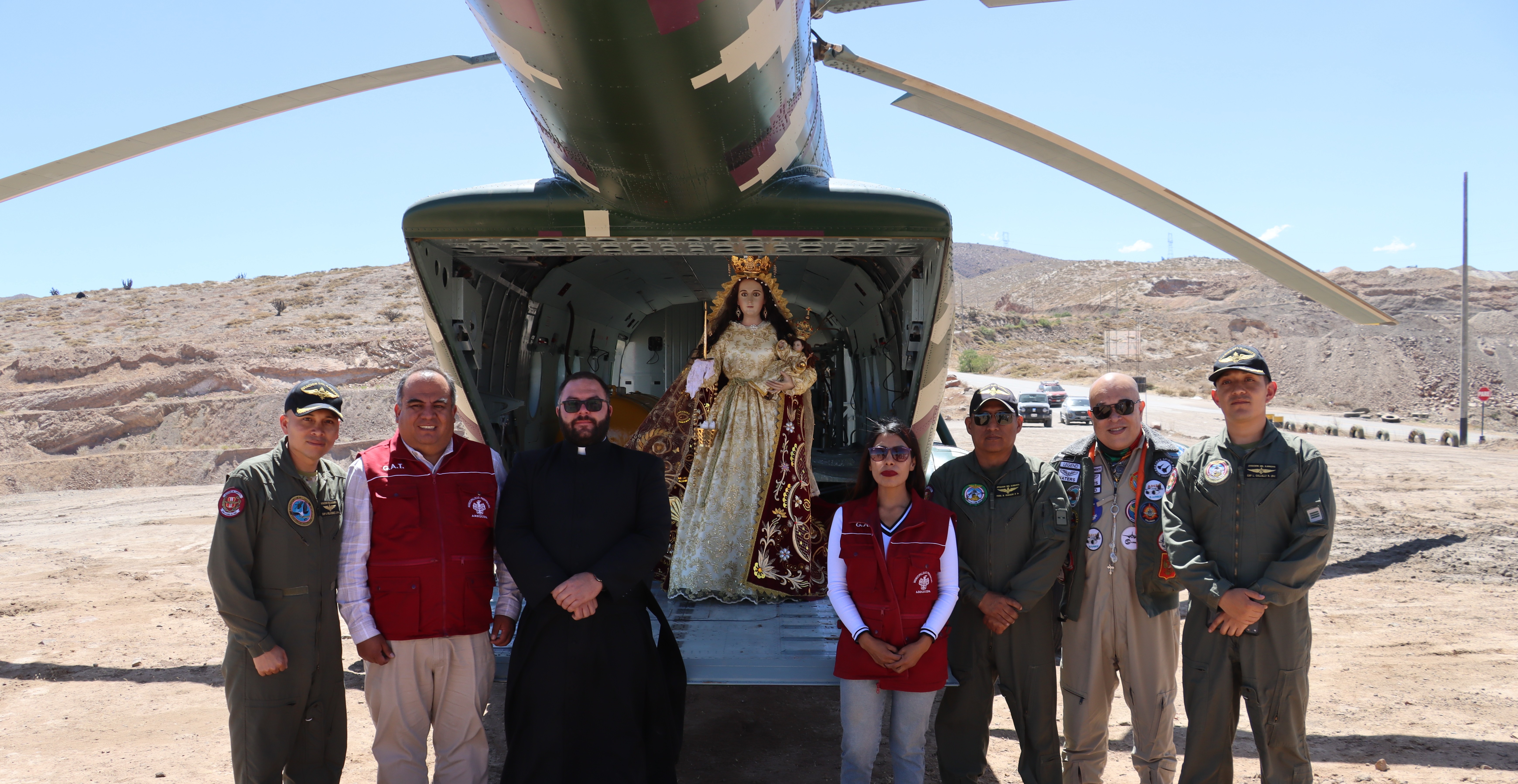 Fotografía de la noticia: Virgen de Chapi sobrevoló Arequipa bendiciendo a la ciudad en su 486° aniversario
